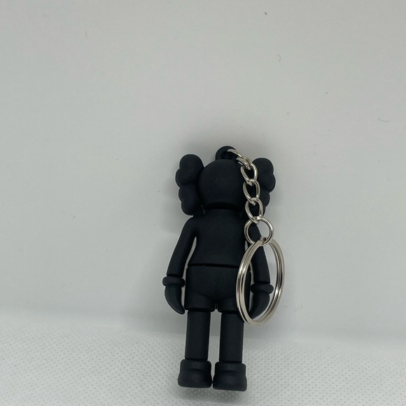 Kaws Keychains - Picture 9 of 9